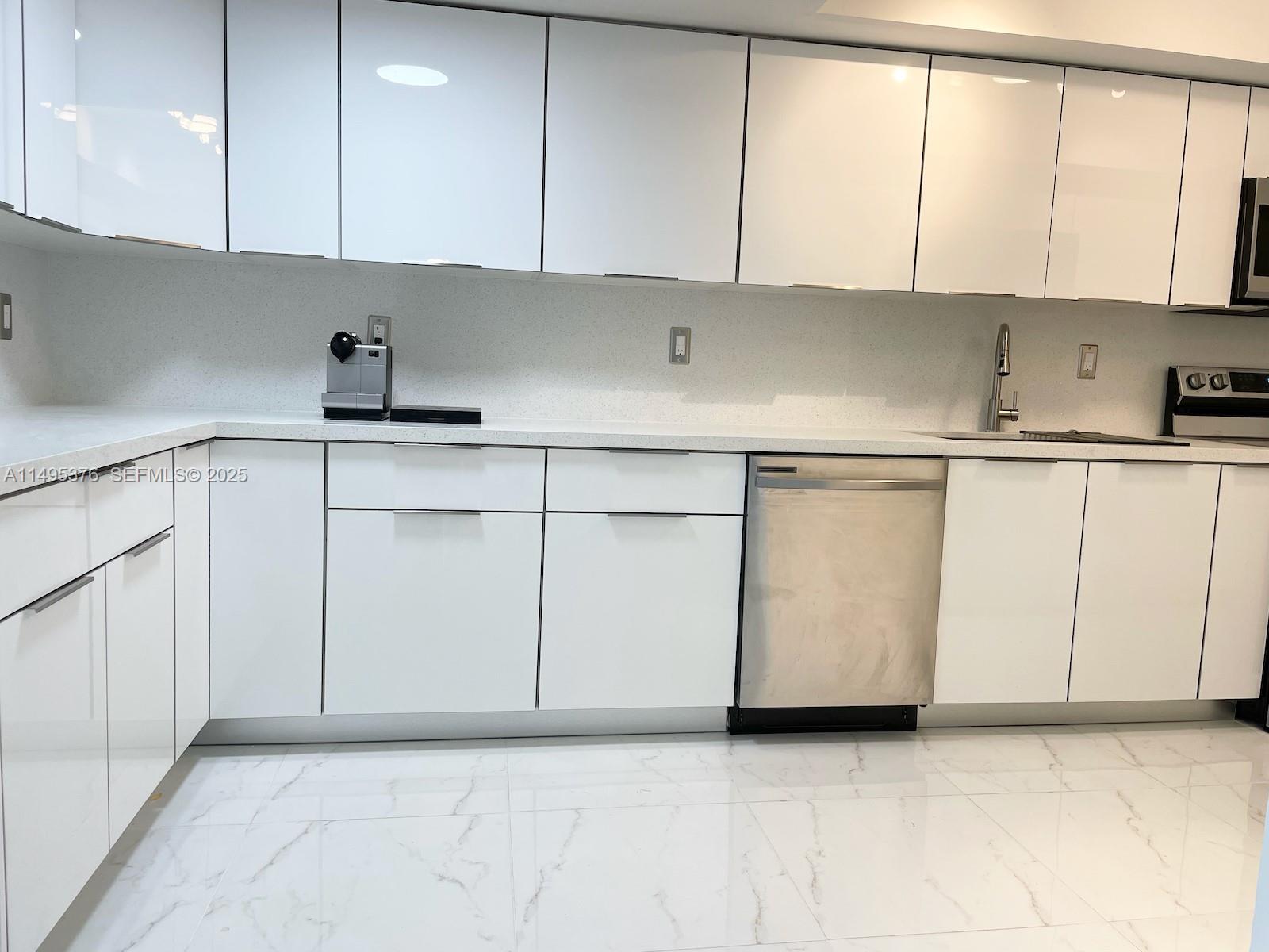 18041 Biscayne Boulevard 502, Aventura, FL 33160 photo 14