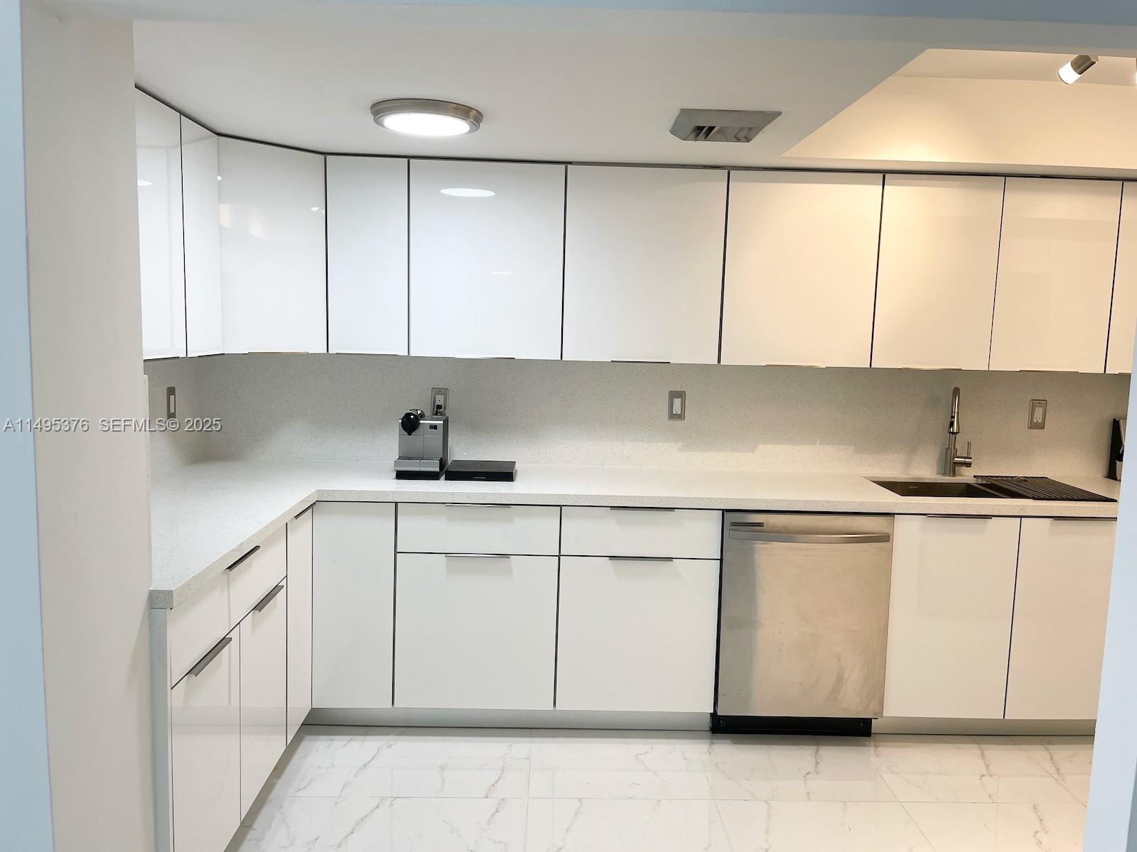 18041 Biscayne Boulevard 502, Aventura, FL 33160 photo 15