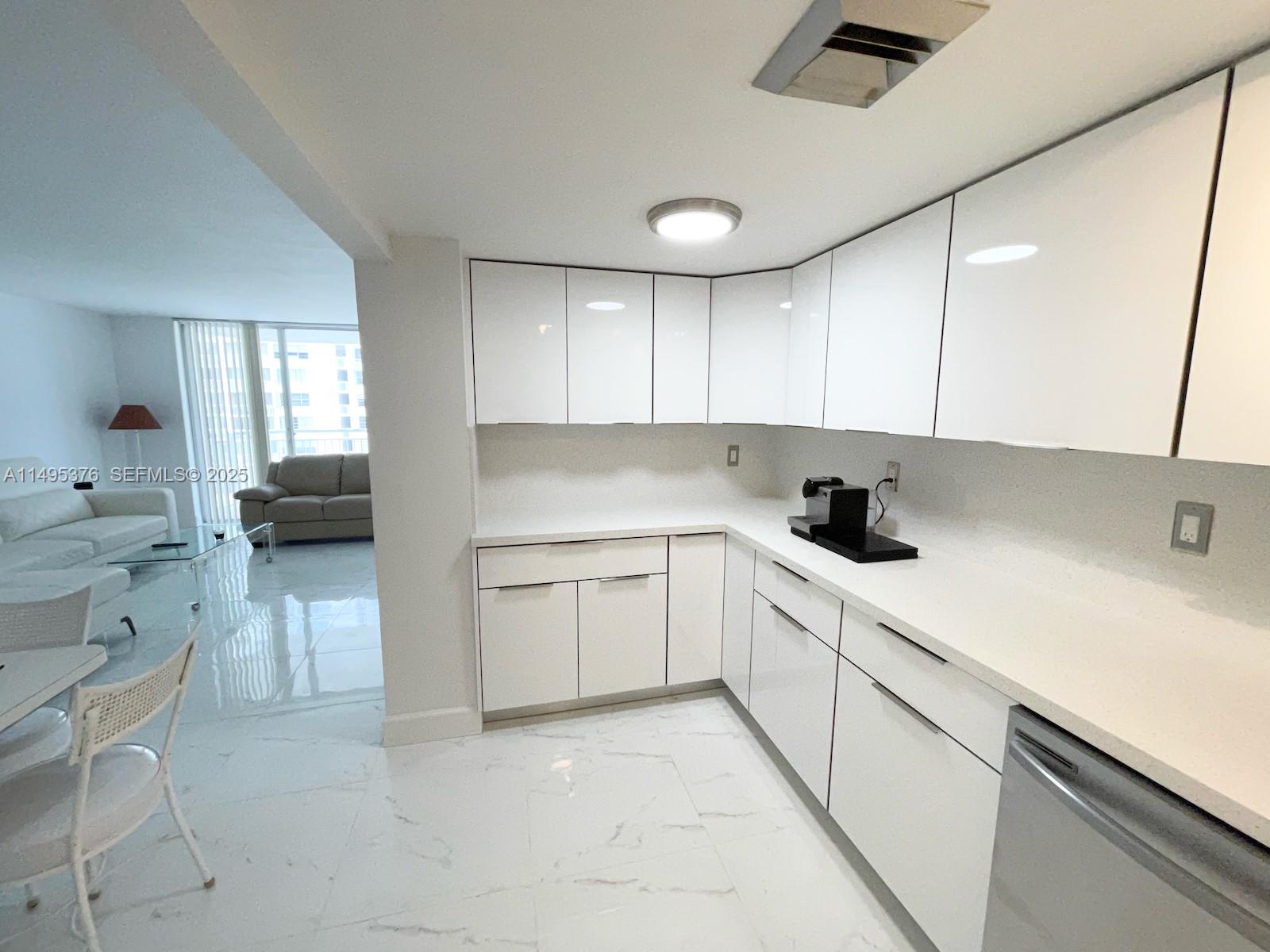 18041 Biscayne Boulevard 502, Aventura, FL 33160 photo 16