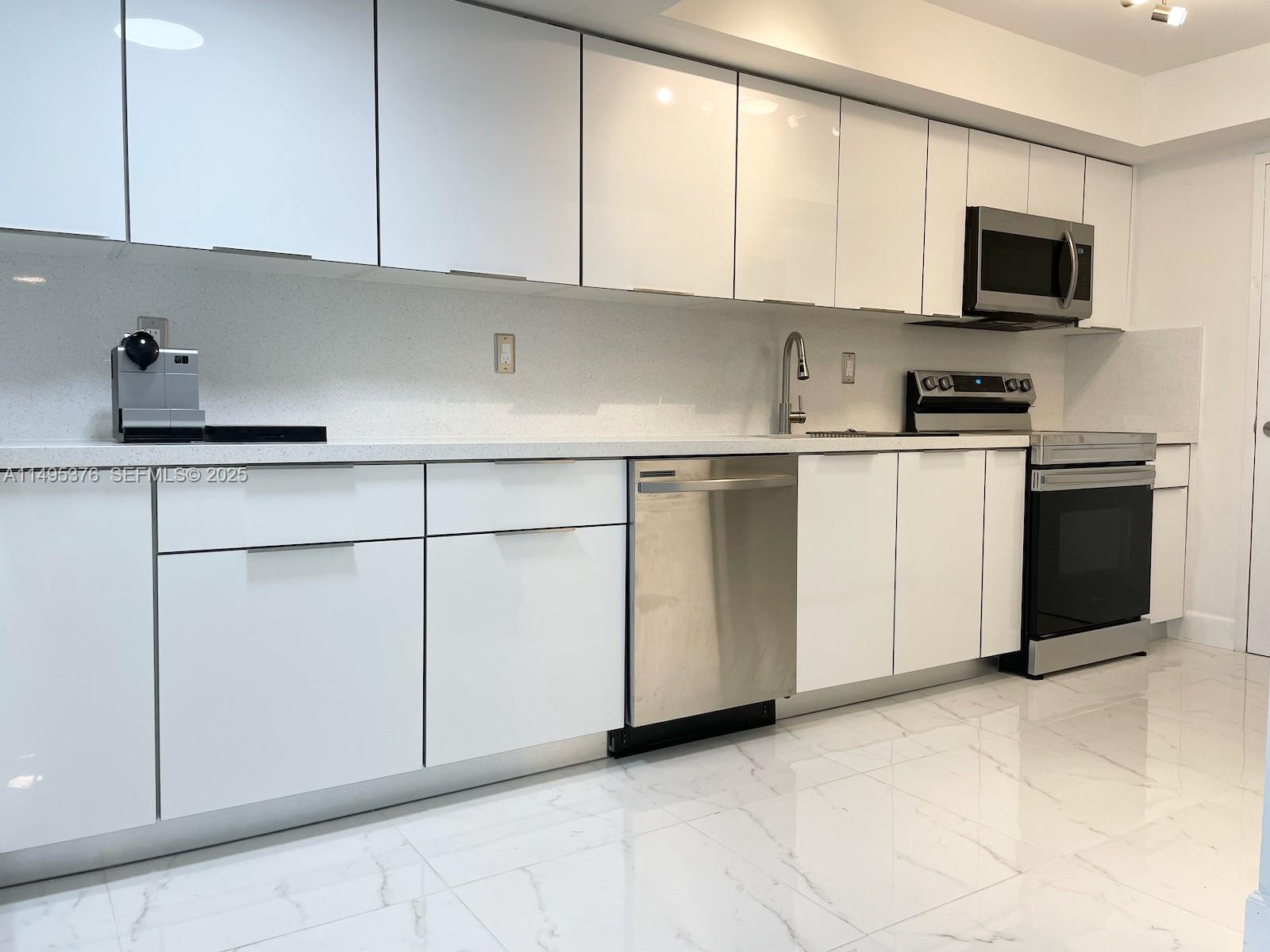 18041 Biscayne Boulevard 502, Aventura, FL 33160 photo 18