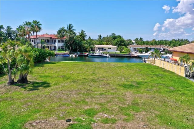 2242 NE 25th Street, Lighthouse Point, FL 33064