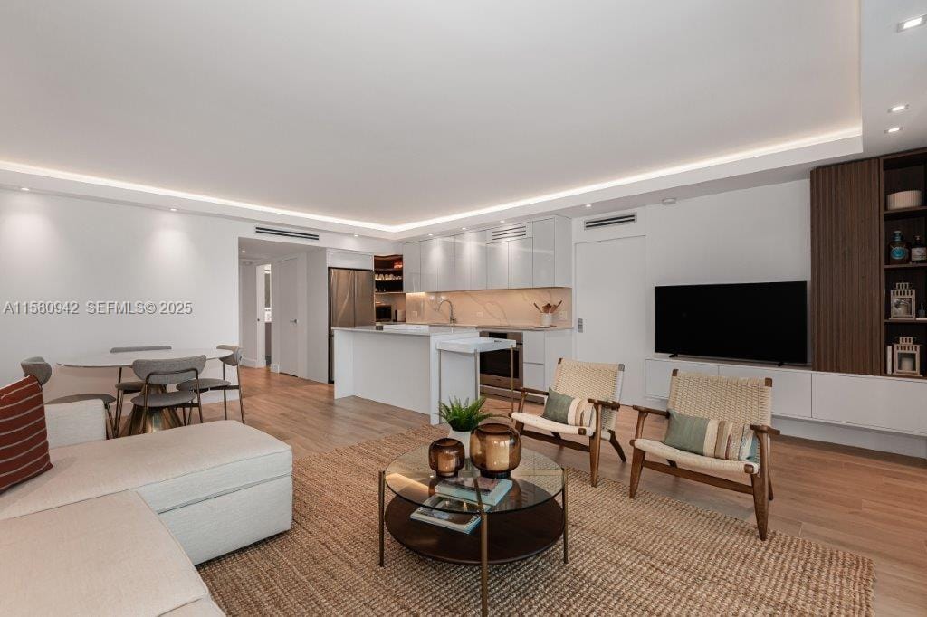 2301 Collins Avenue 837 — photo 4