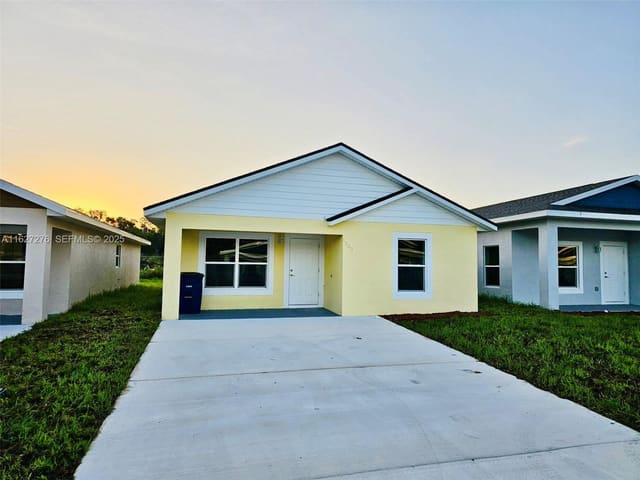 1443 Las Villas Boulevard, Sebring, FL 33870