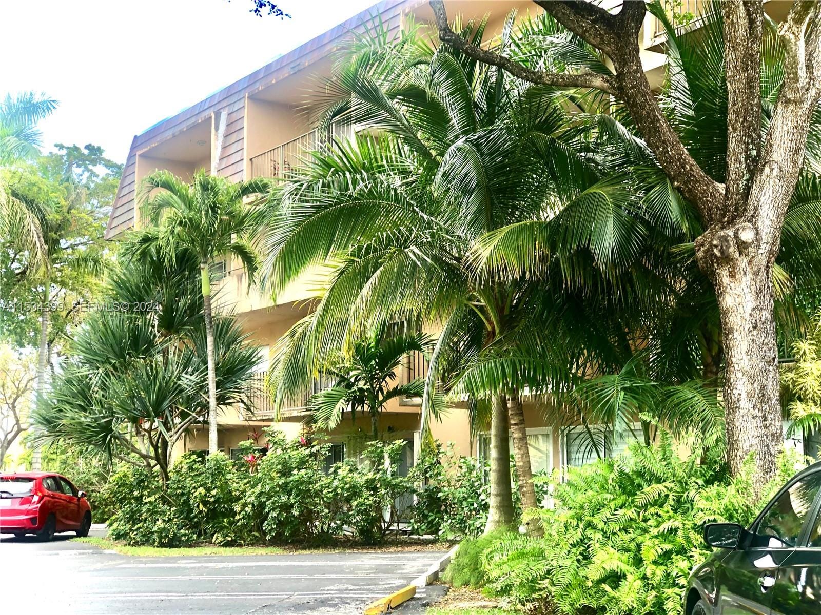7900 Camino Circle 402, Miami, FL 33143