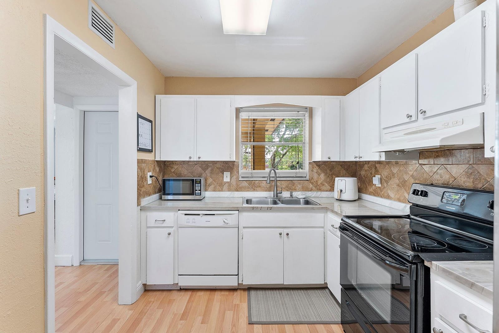 5120 SW 40th Avenue 20A — photo 3
