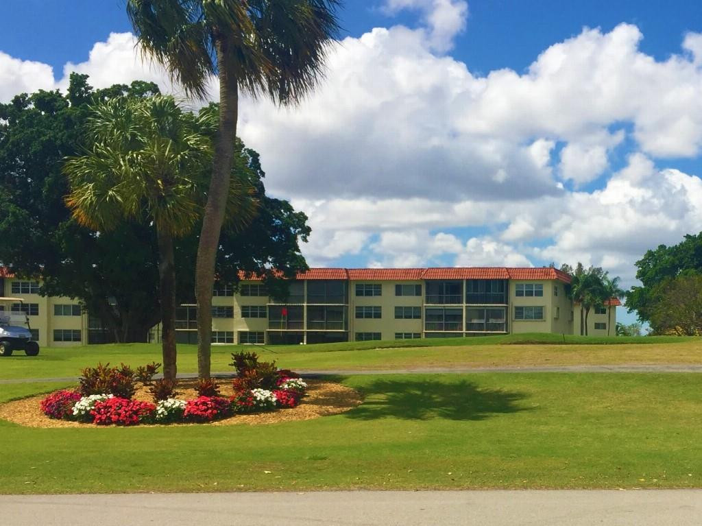 9420 S Hollybrook Lake Drive 305, Pembroke Pines, FL 33025, Pembroke Pines