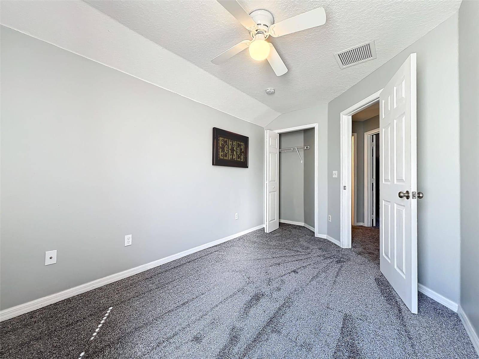 2560 Franklin Avenue — photo 12