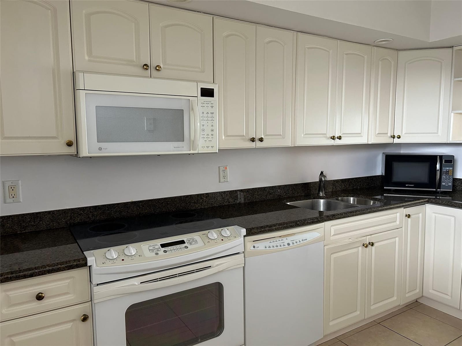 750 N Ocean Boulevard 1409 — photo 5