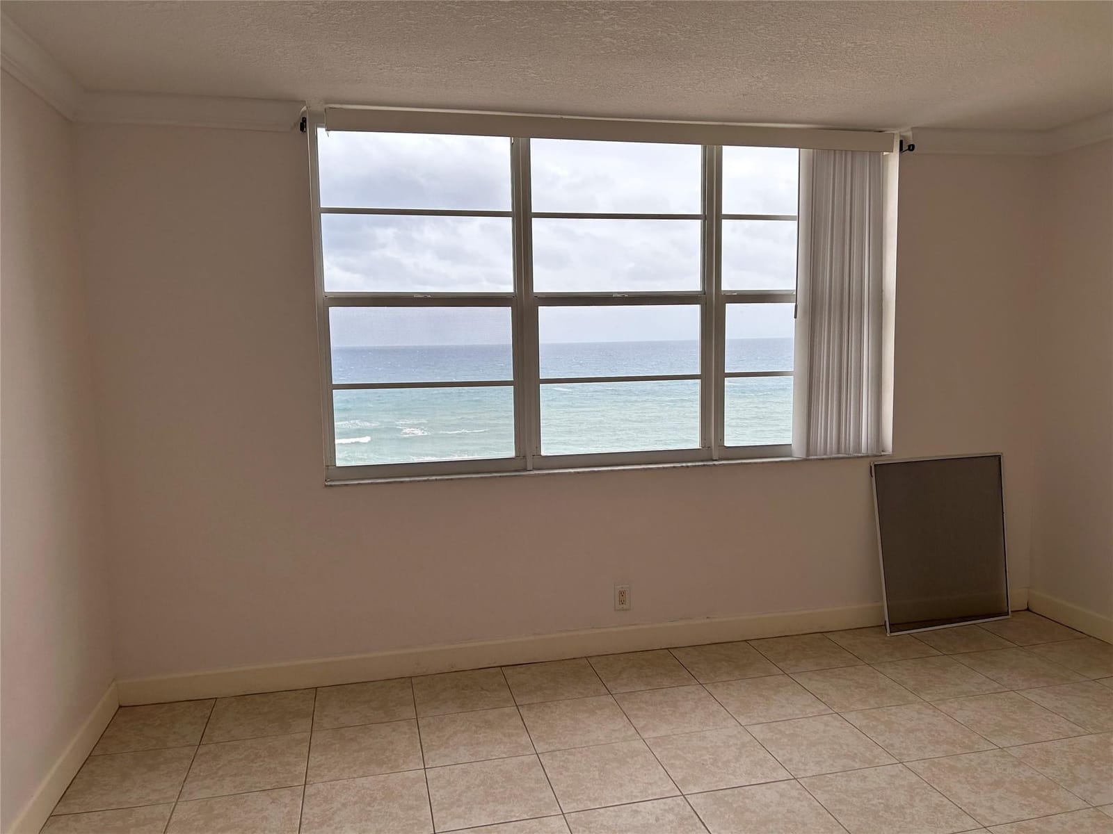 750 N Ocean Boulevard 1409 — photo 8