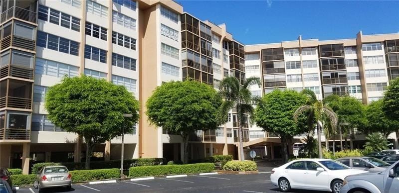 1400 Saint Charles Place 211, Pembroke Pines, FL 33026 photo 17