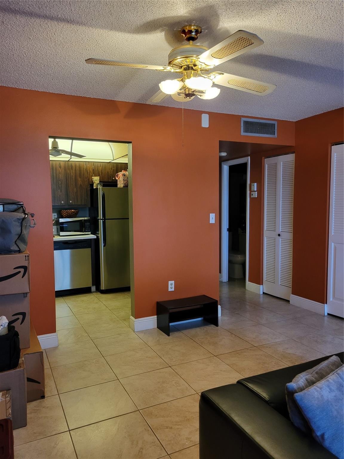 1400 Saint Charles Place 211 — photo 4