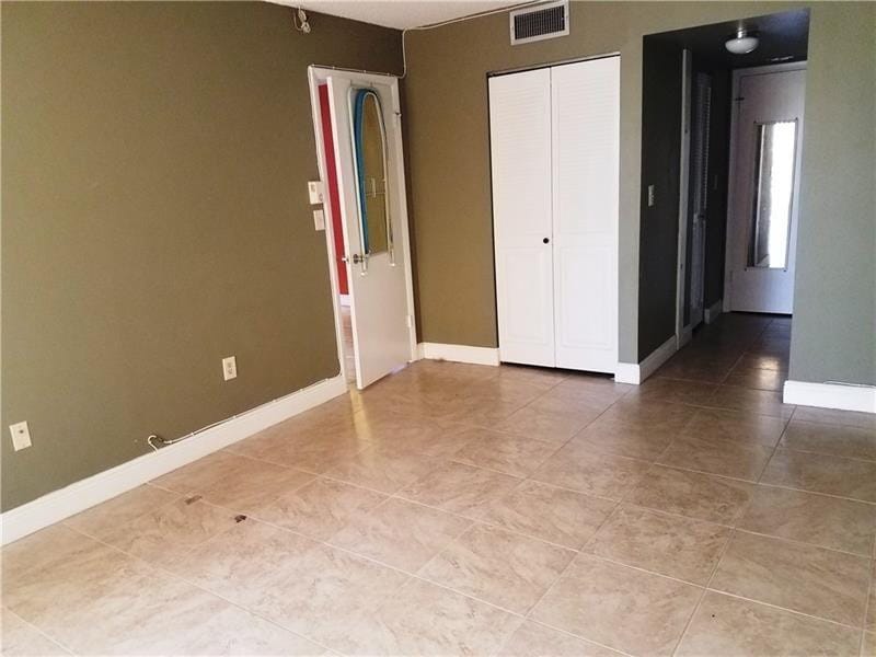 1400 Saint Charles Place 211 — photo 8