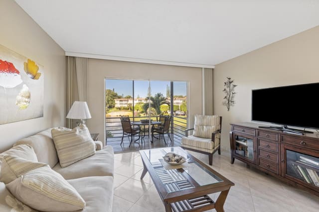3501 NW 47th Avenue 505, sold in Hawaiian Gardens, Lauderdale Lakes, FL
