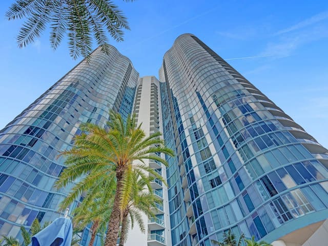 333 Las Olas Way 3305, Fort Lauderdale, FL 33301