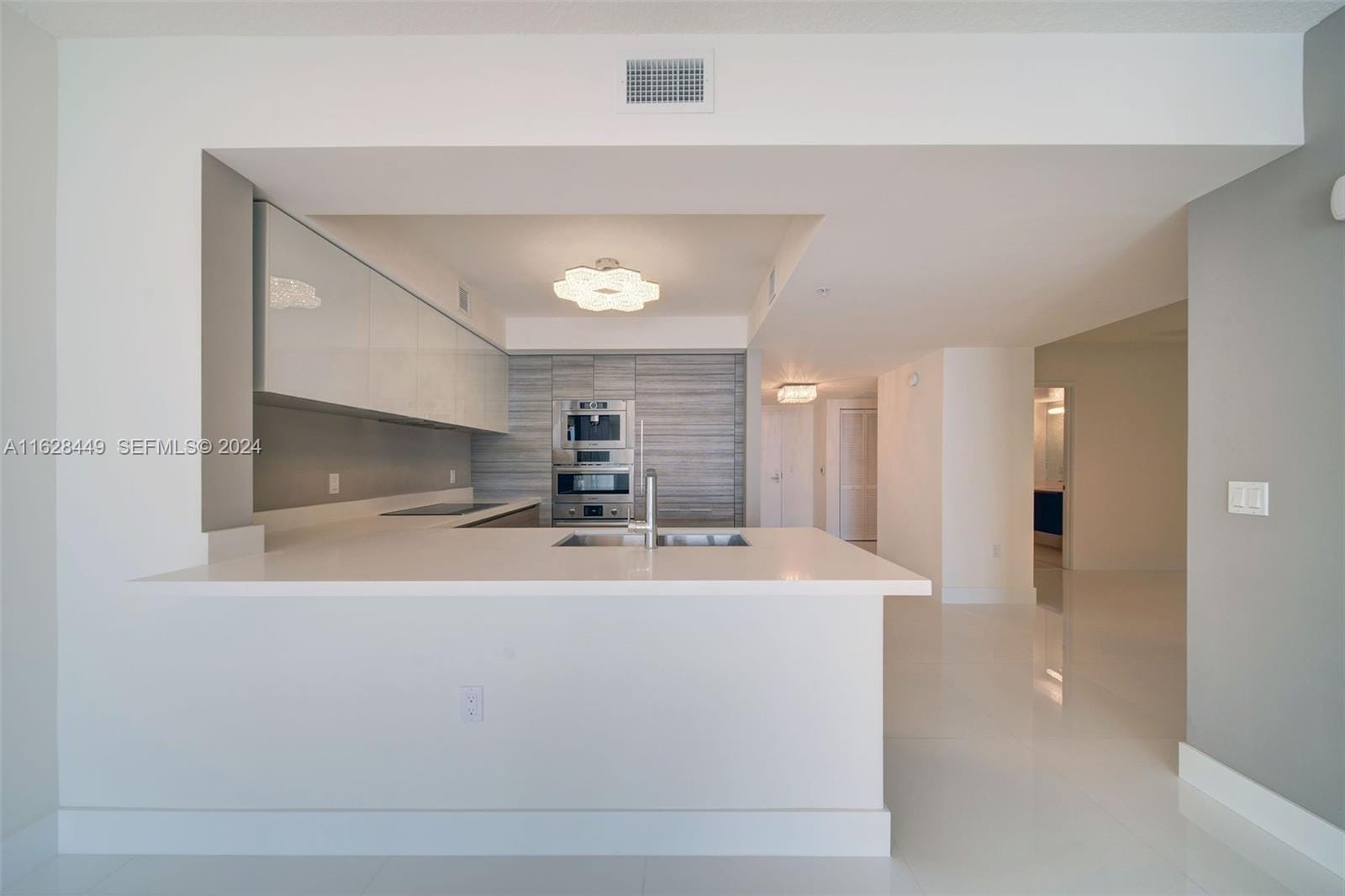 300 Sunny Isles Boulevard 2103, Sunny Isles Beach, FL 33160 photo 16