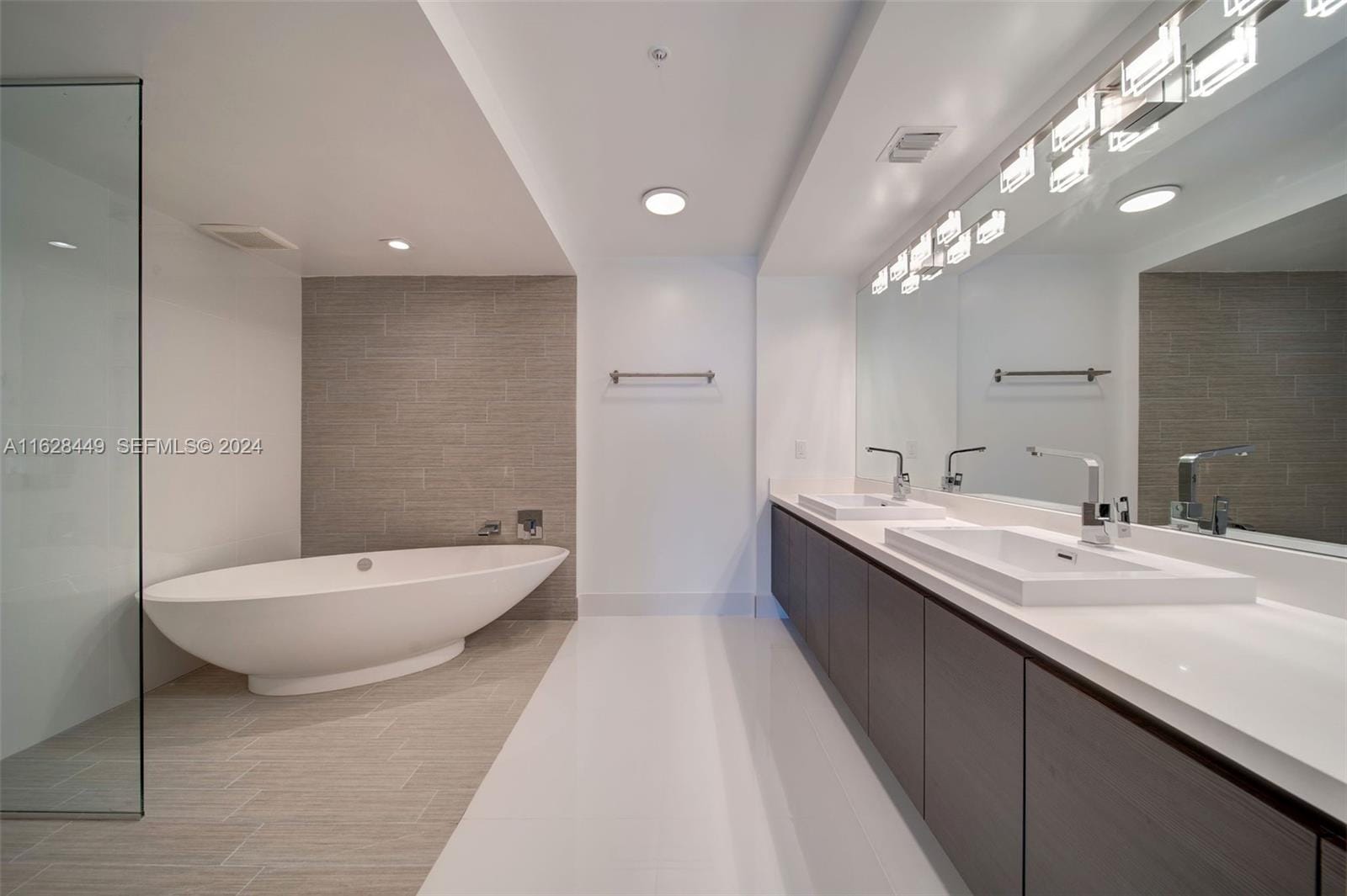 300 Sunny Isles Boulevard 2103, Sunny Isles Beach, FL 33160 photo 21