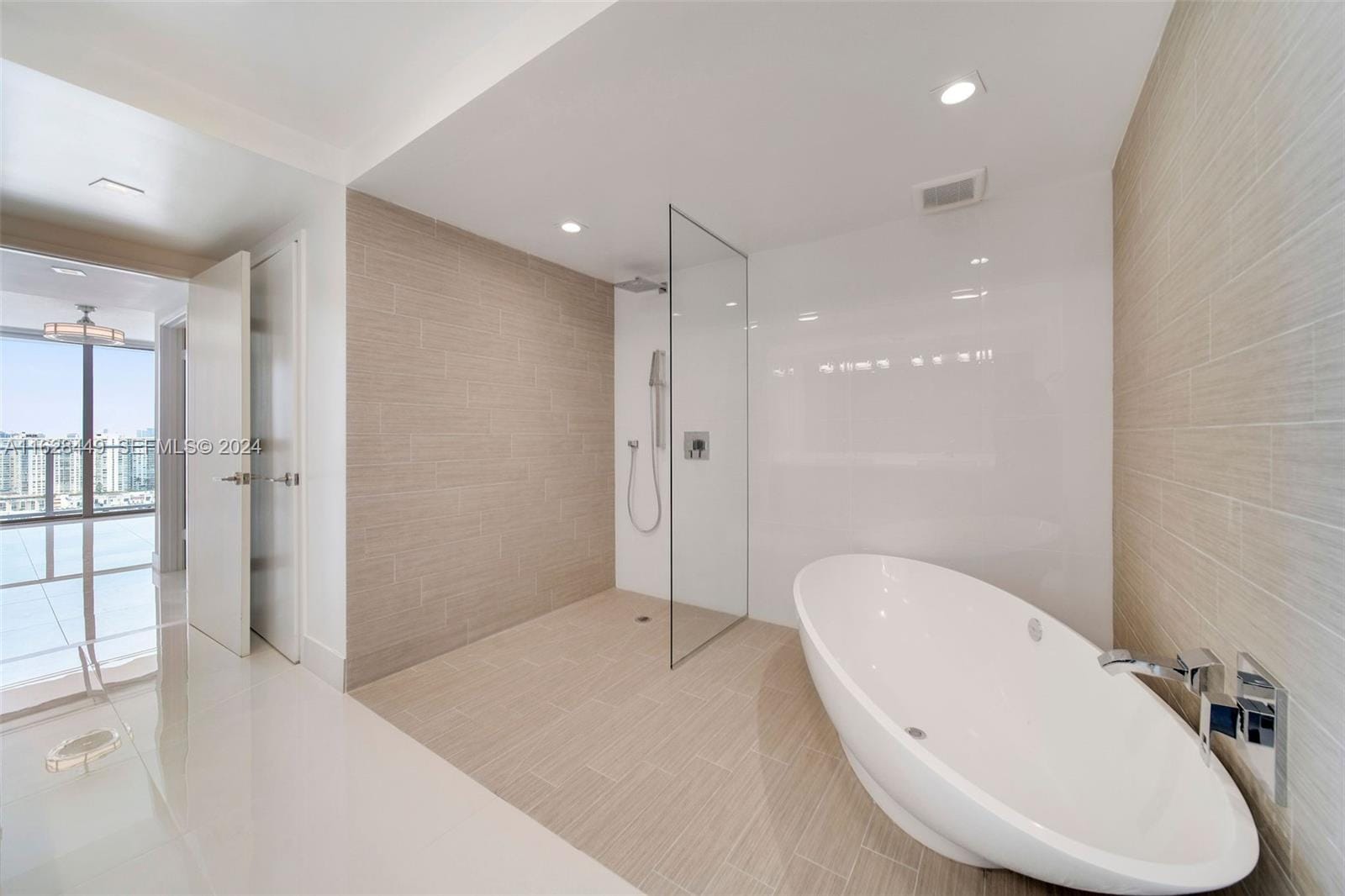 300 Sunny Isles Boulevard 2103, Sunny Isles Beach, FL 33160 photo 23