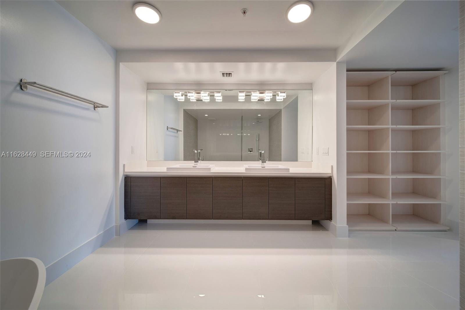 300 Sunny Isles Boulevard 2103, Sunny Isles Beach, FL 33160 photo 24