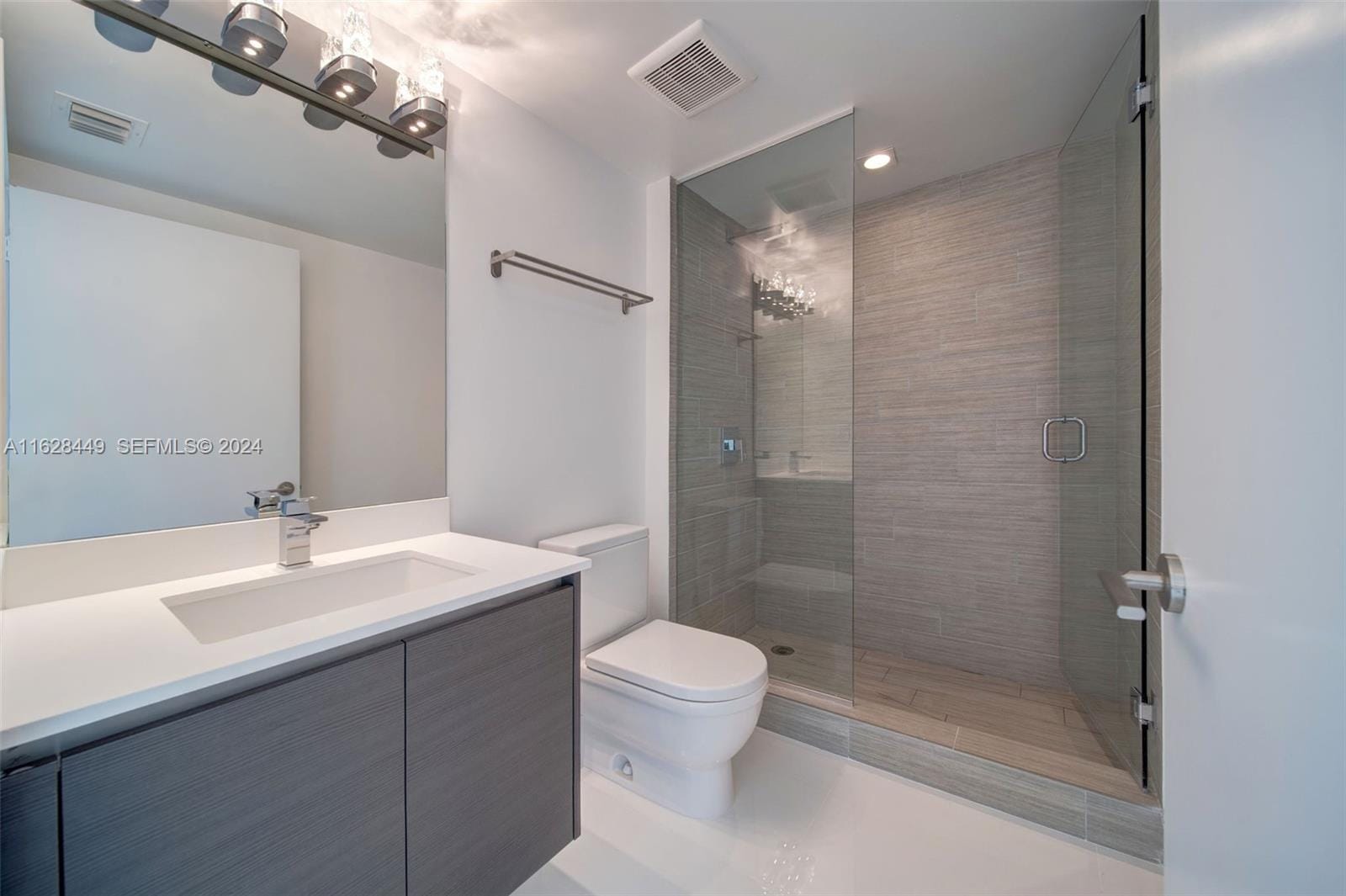 300 Sunny Isles Boulevard 2103, Sunny Isles Beach, FL 33160 photo 25