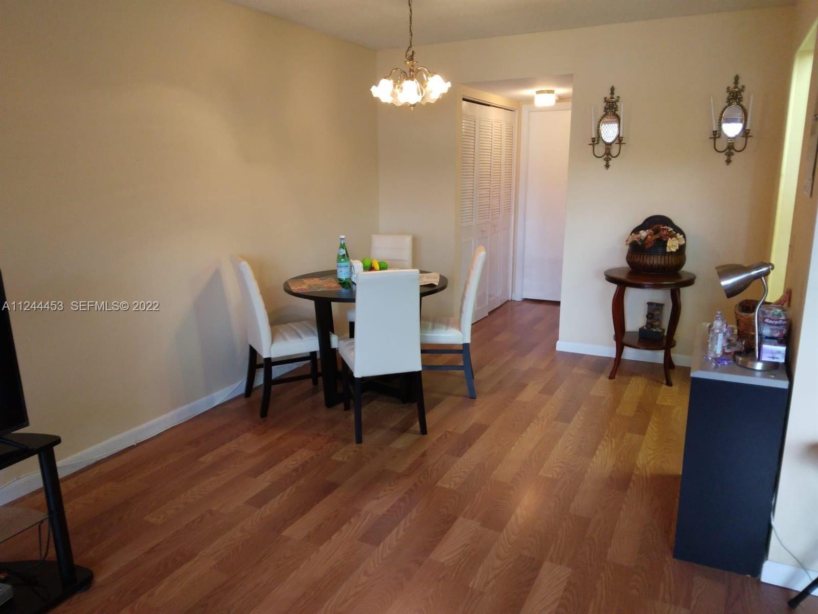206 Sheffield I 206 — photo 4