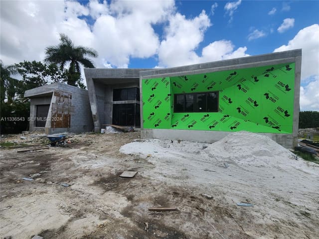 55 NW 158 Street, Miami, FL 33169