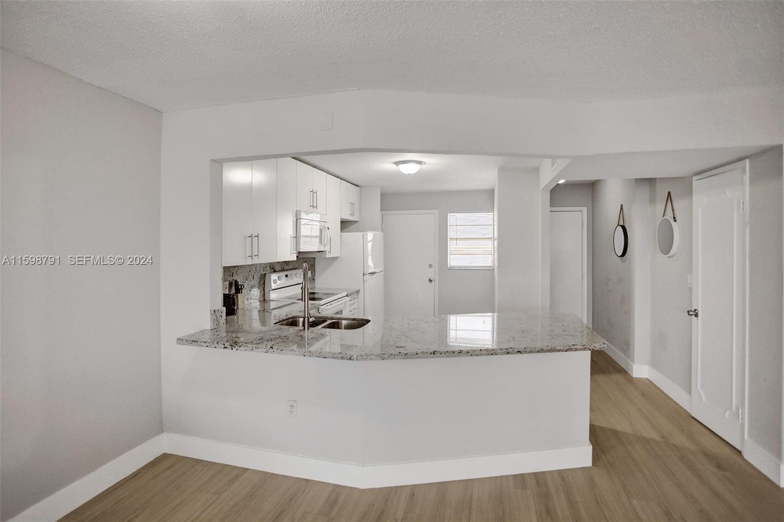 1770 NE 191st Street 716-1 — photo 9