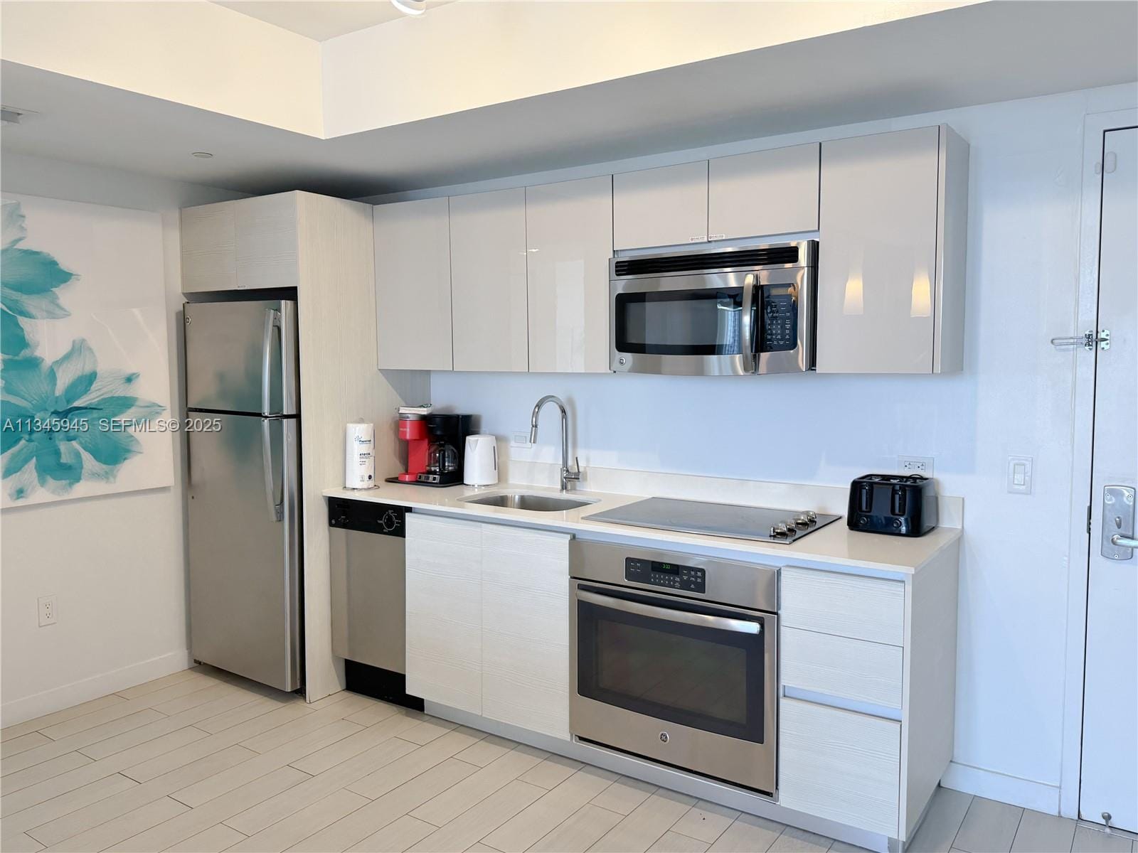 2602 E Hallandale Beach Boulevard R1409 — photo 3
