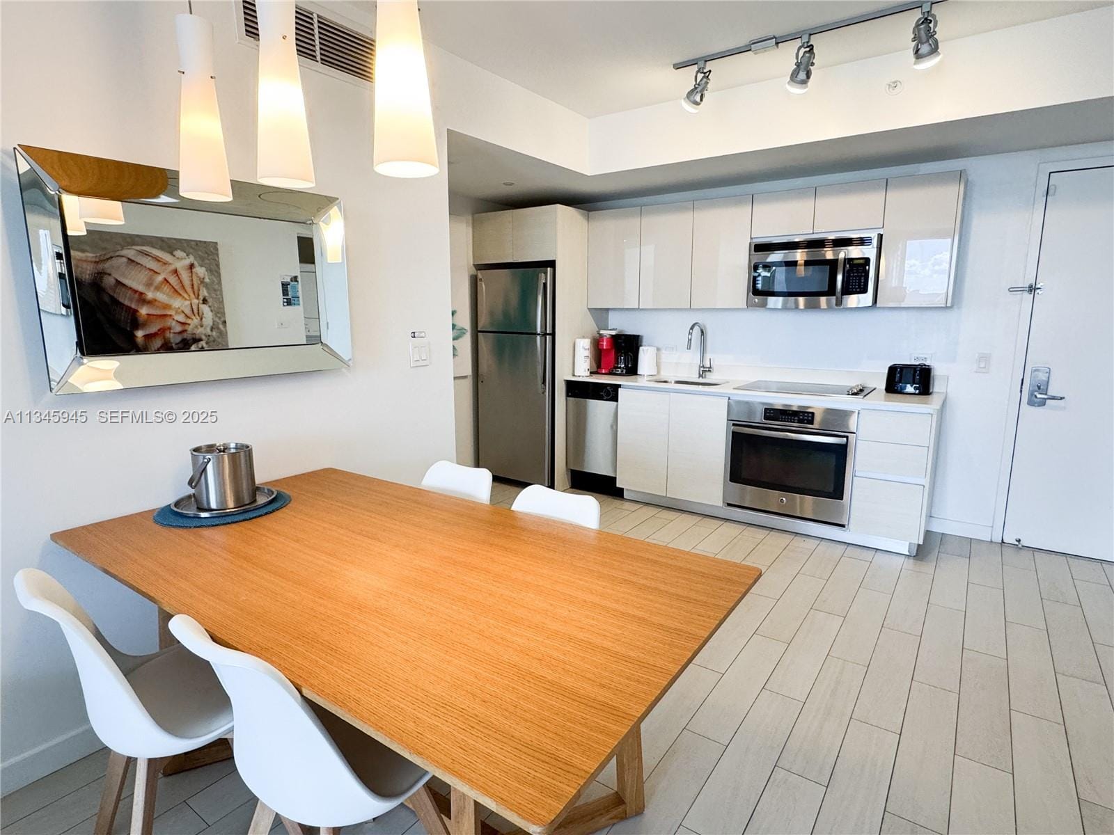 2602 E Hallandale Beach Boulevard R1409 — photo 4