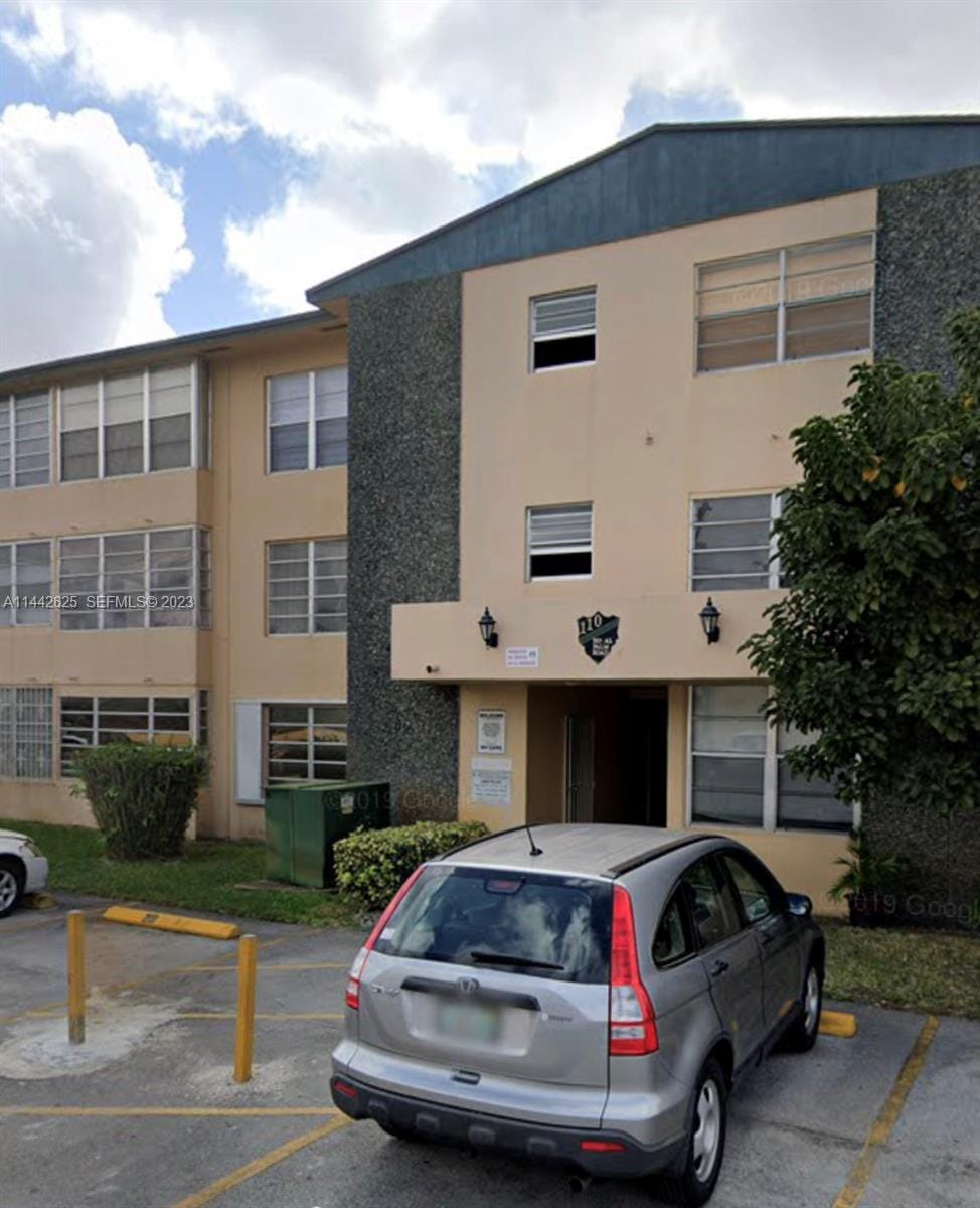 home for sale at 110 Royal Palm, Hialeah Gardens, FL 33016 — $165,000