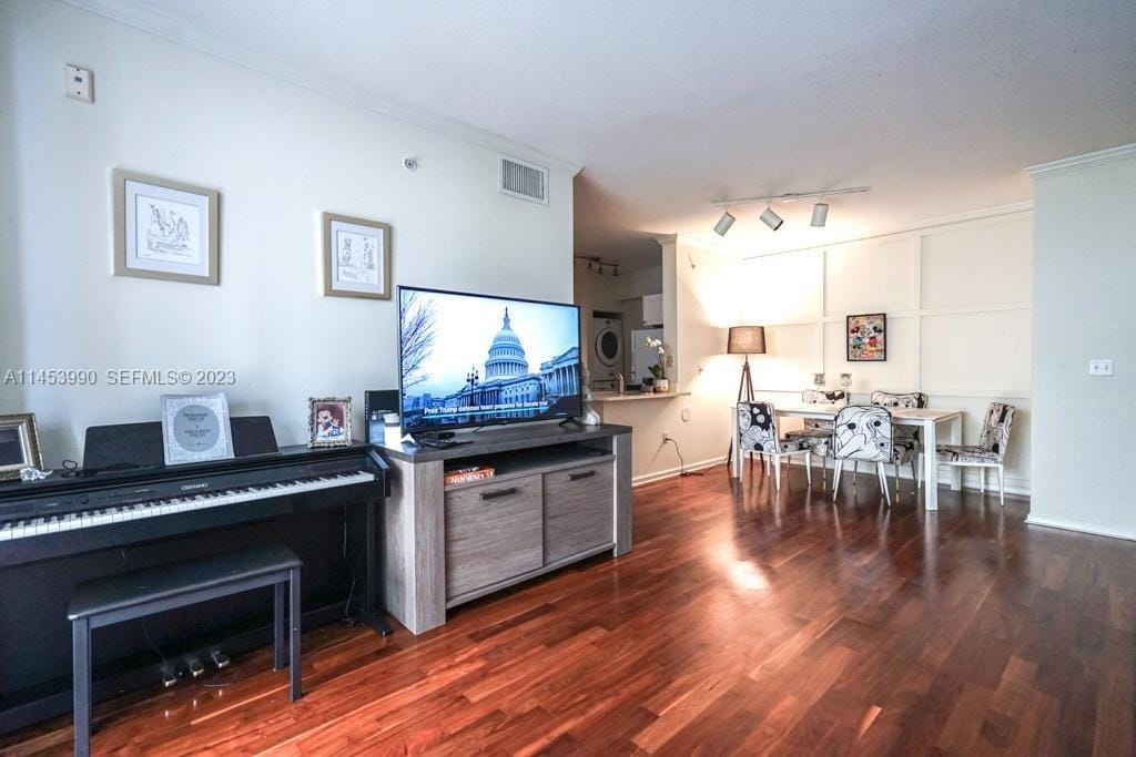 17145 N Bay Road 4403 — photo 11