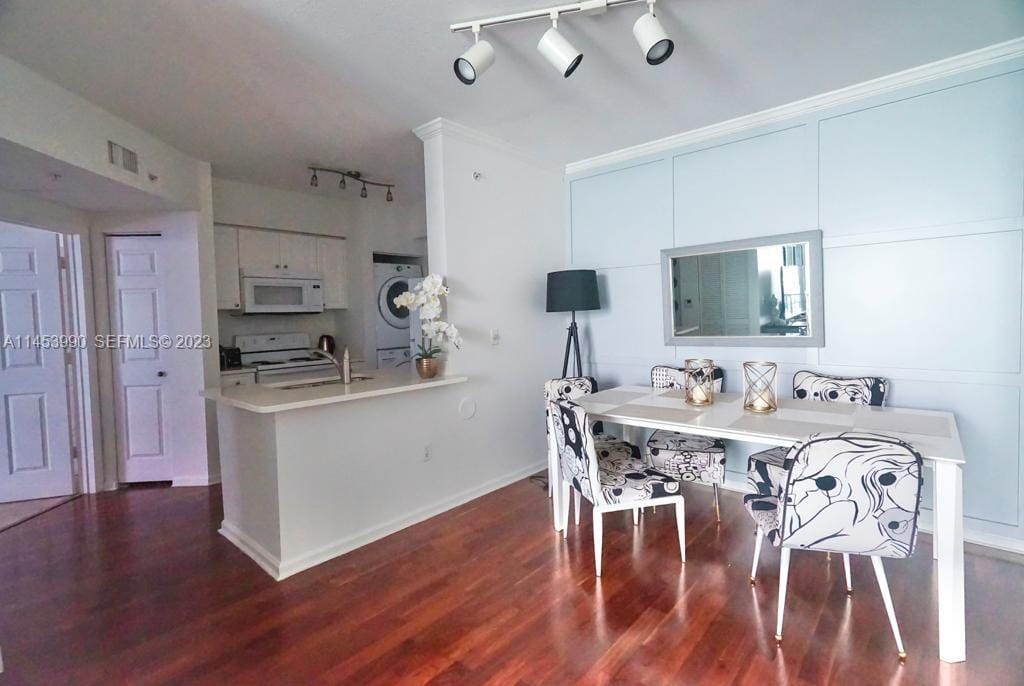 17145 N Bay Road 4403 — photo 10