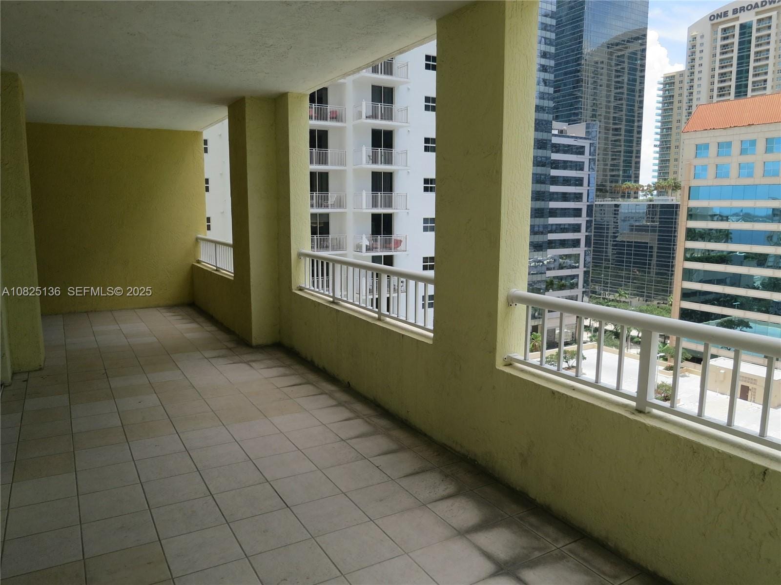 170 SE 14th Street 1407, Miami, FL 33131 photo 18