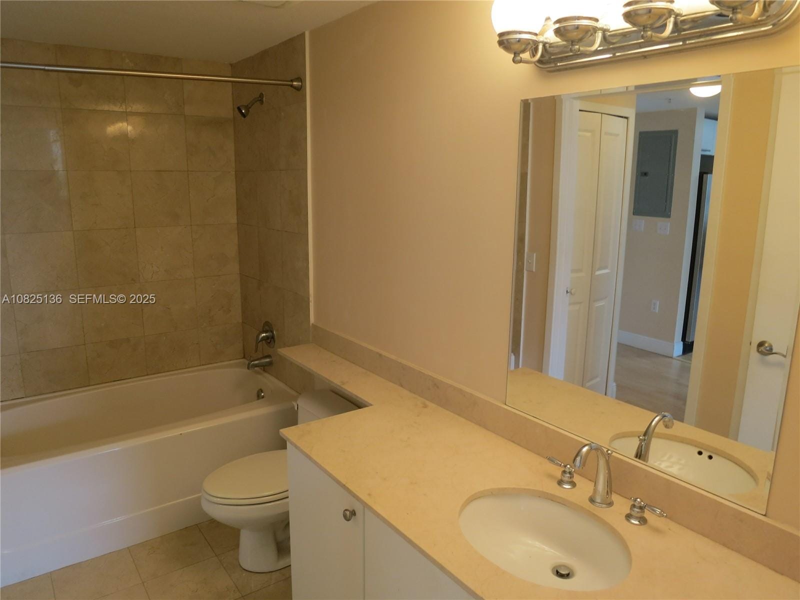 170 SE 14th Street 1407, Miami, FL 33131 photo 21