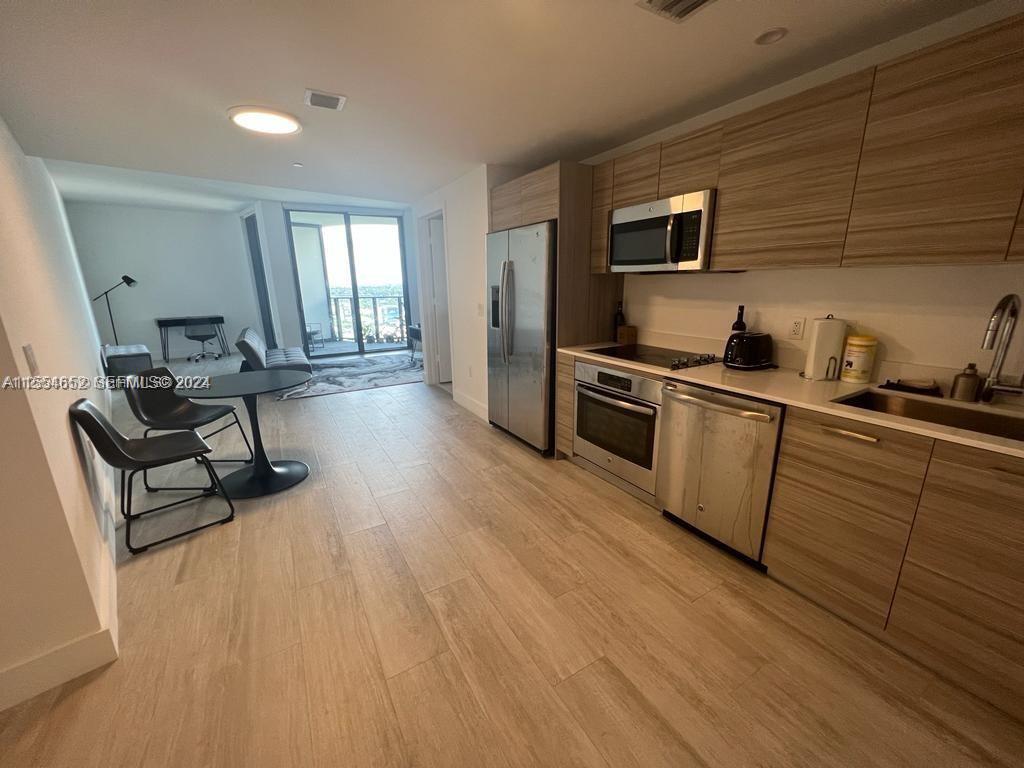 121 NE 34th Street 2014, Miami, FL 33137, Miami
