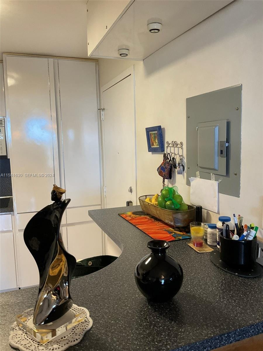 4675 W 18th Court 502 — photo 9