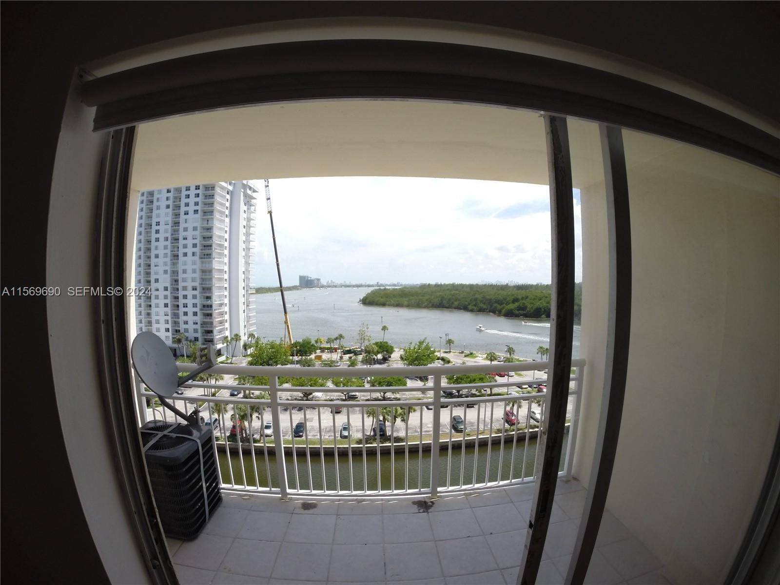 400 Kings Point Drive 905 — photo 4