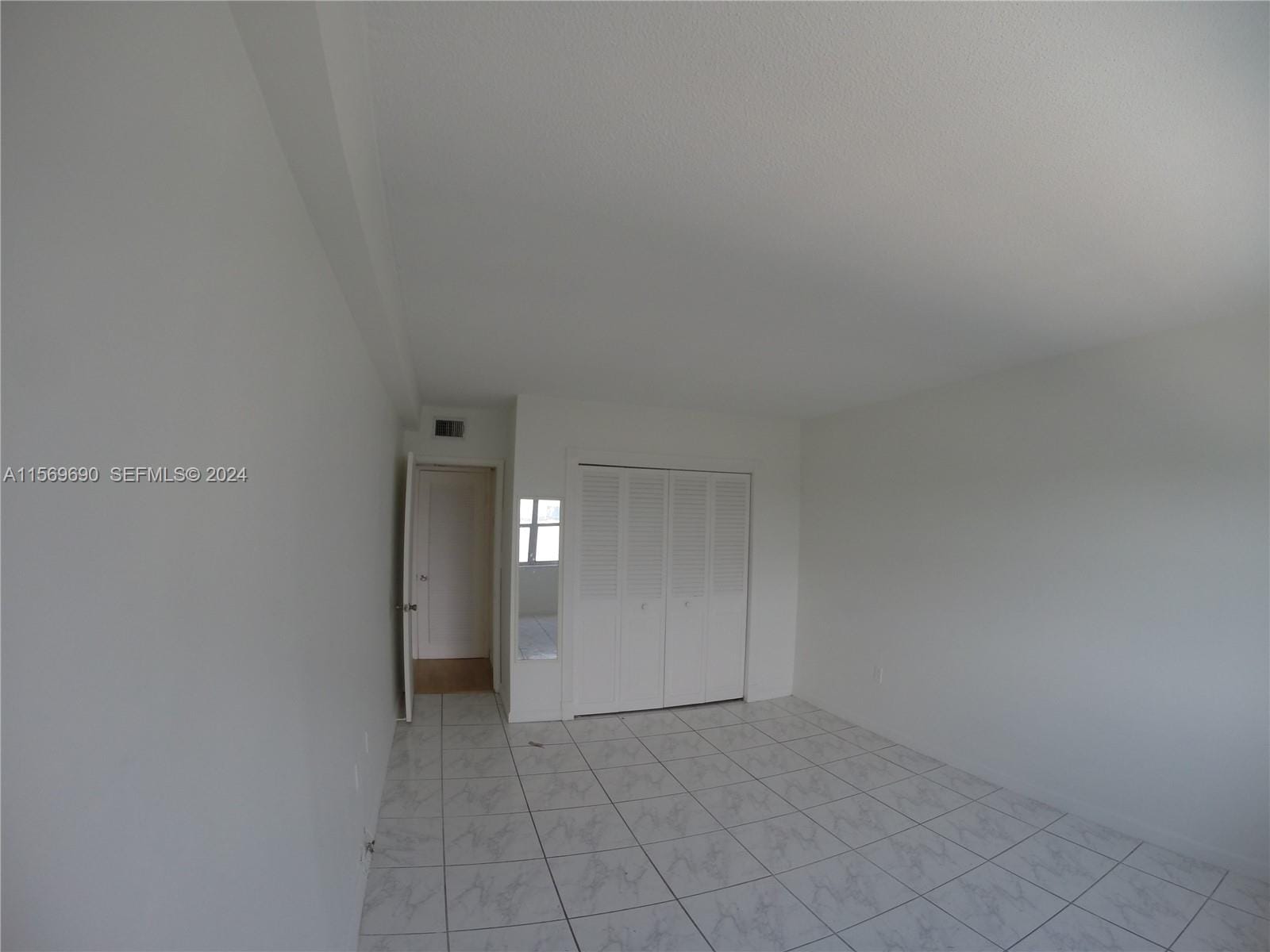 400 Kings Point Drive 905 — photo 6