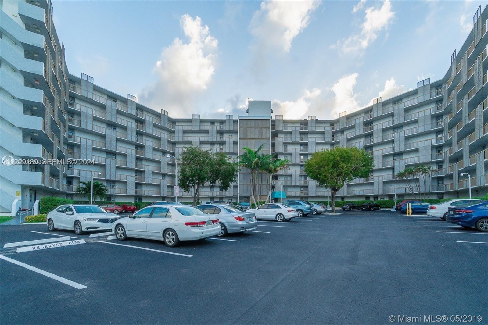 3401 N Country Club Drive 406 — photo 3