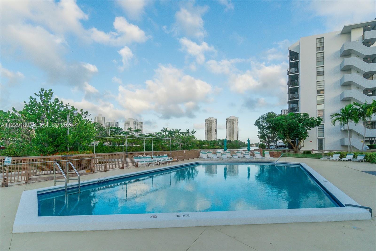 3401 N Country Club Drive 406, Aventura, FL 33180 photo 27