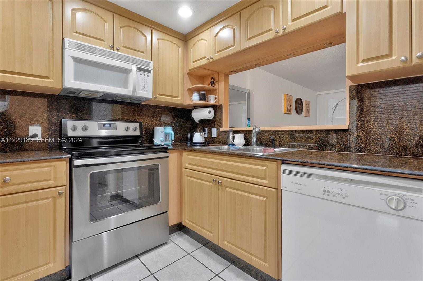 3401 N Country Club Drive 406 — photo 5