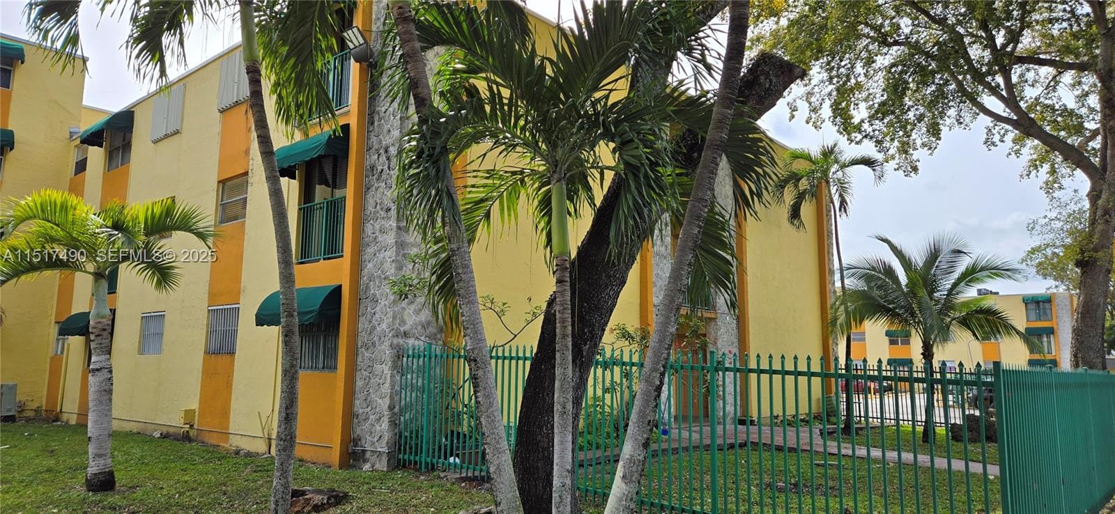 606 W 81st Street 117, Hialeah, FL 33014 photo 2