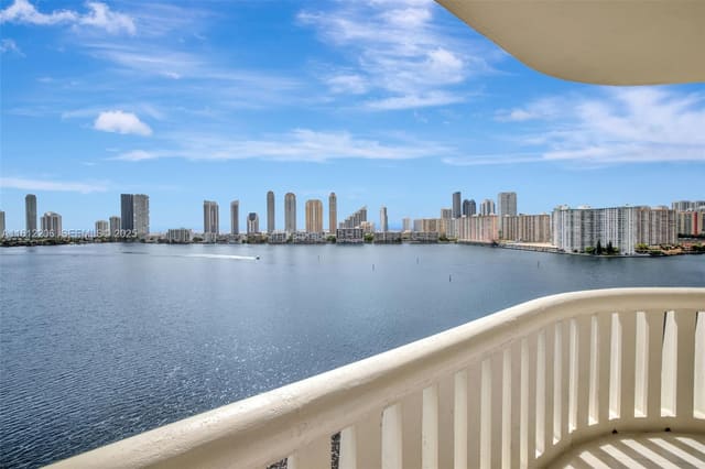 3000 Island Boulevard 1406, Aventura, FL 33160