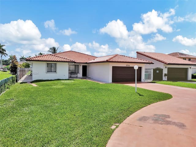 2711 SW 117 Avenue, sold in Homes Of Coral Way, Miami, FL