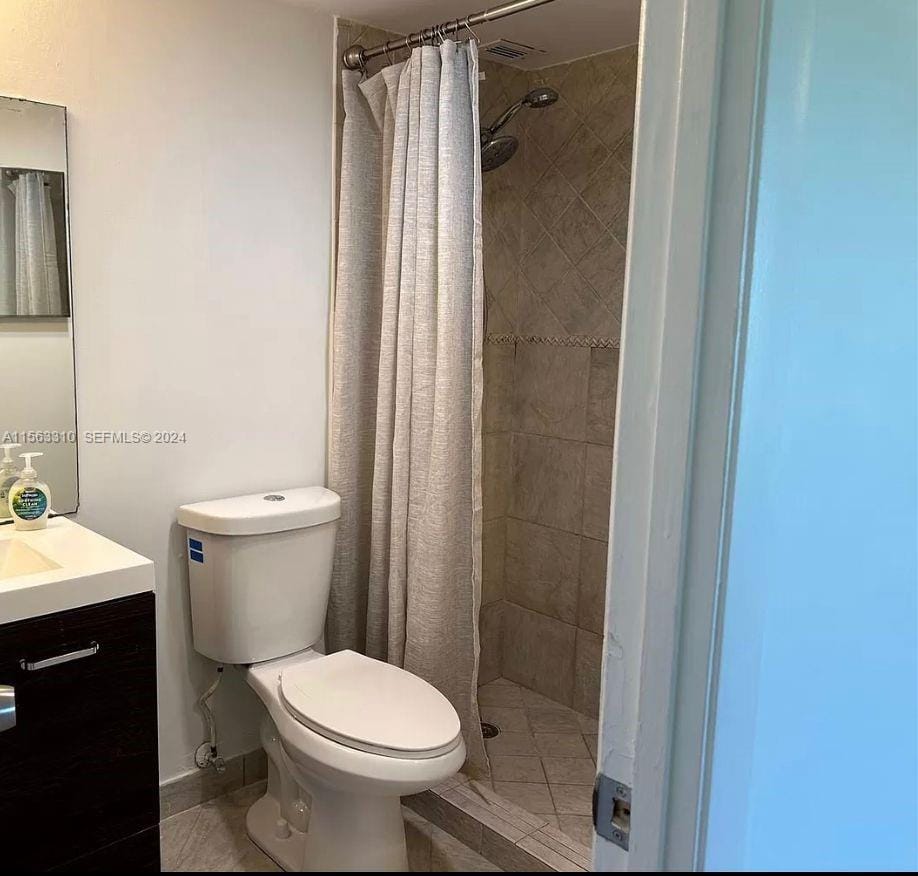 6201 N Falls Cir Drive 304 — photo 10