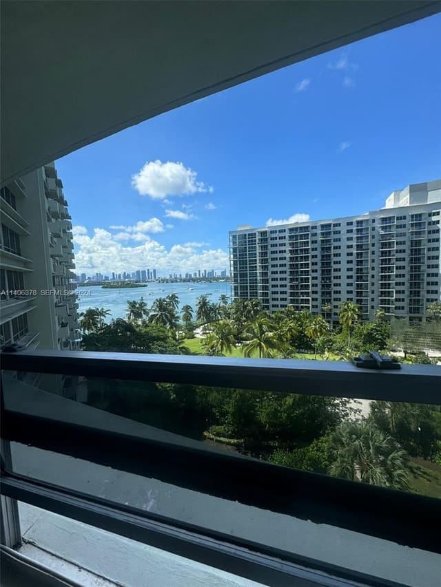 1500 Bay Road 856S, Miami Beach, FL 33139