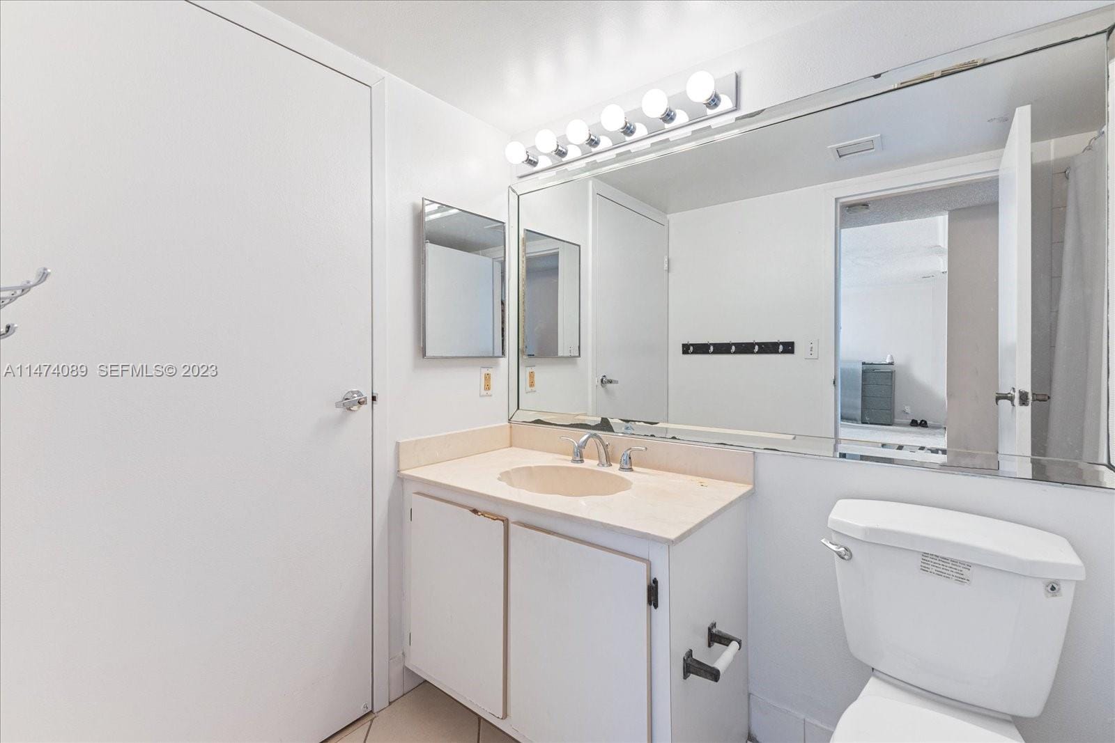 7601 E Treasure Drive 2311 — photo 4