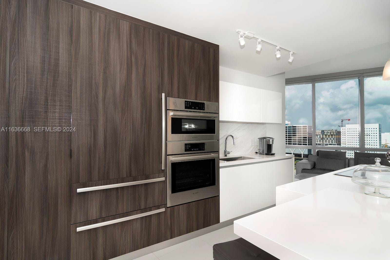 851 NE 1st Avenue 1710, Miami, FL 33132 photo 13