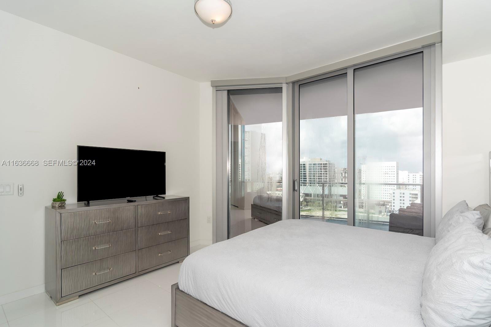 851 NE 1st Avenue 1710, Miami, FL 33132 photo 15