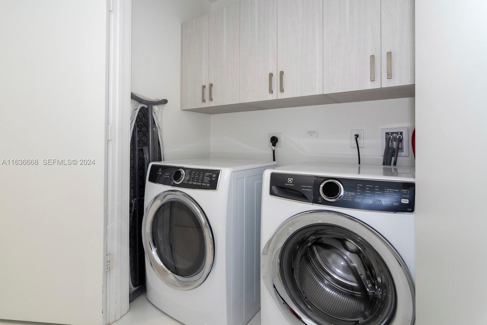 851 NE 1st Avenue 1710, Miami, FL 33132 photo 27