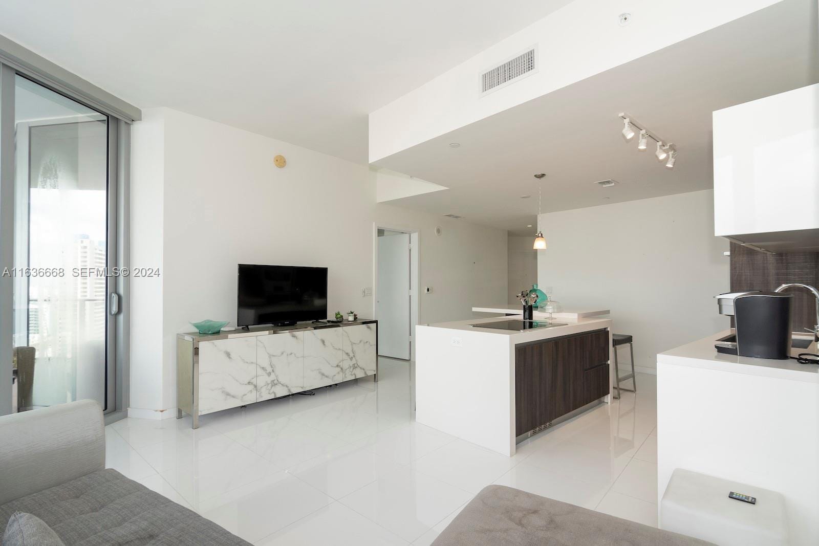 851 NE 1st Avenue 1710 — photo 9